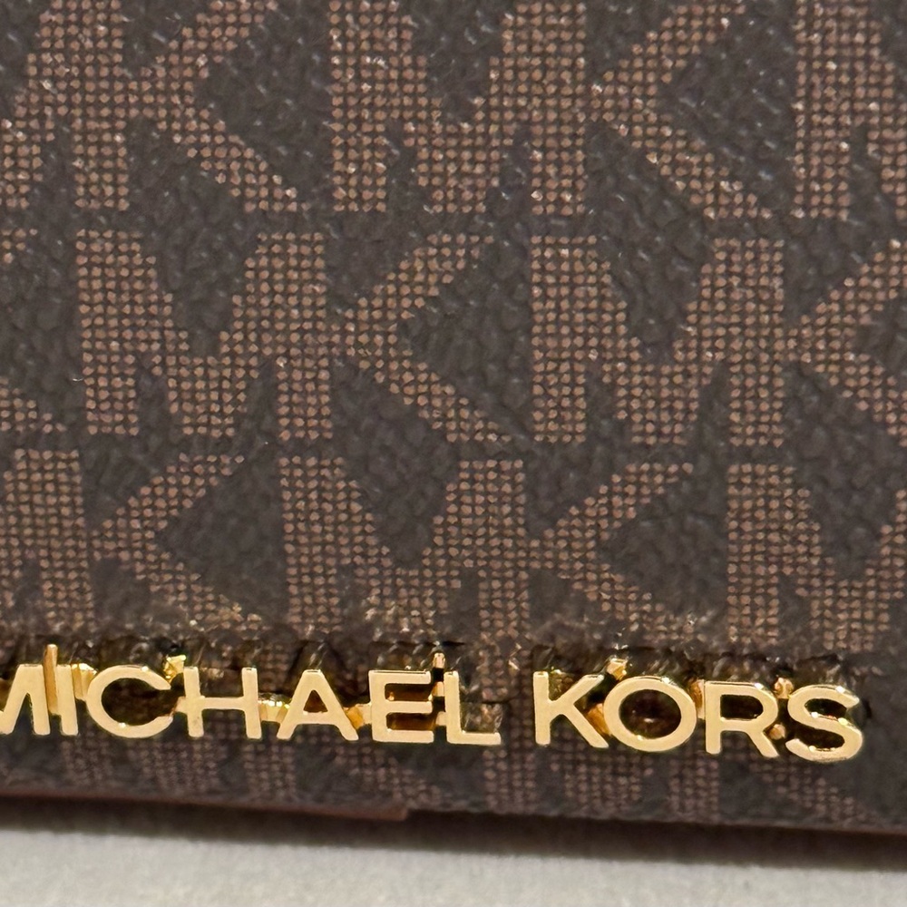 Michael Kors Jet Set Large Hanging Travel Toiletry Bag in Brown MK Logo - Picture 4 of 7